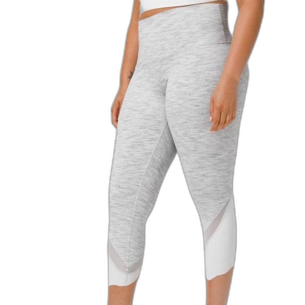 Women’s Lululemon Wunder Under Crop Il Scallop Legging Small